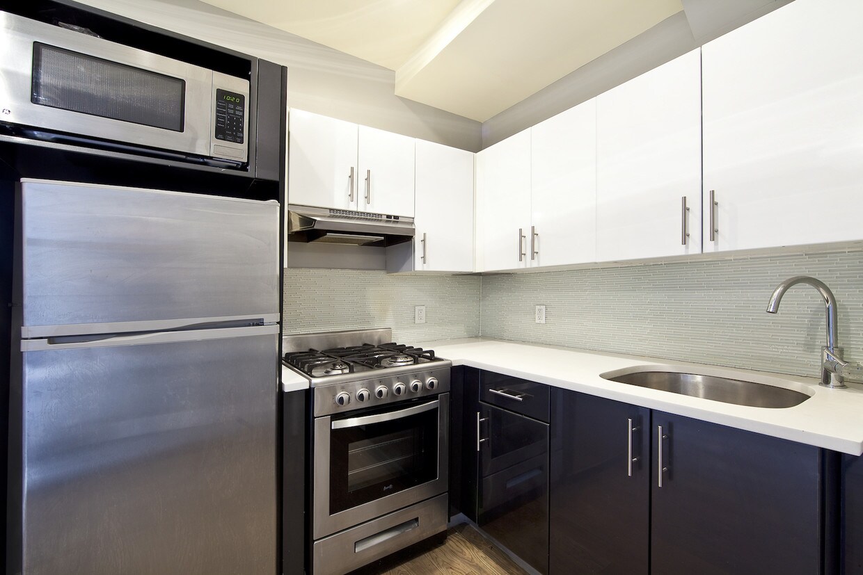 Open Kitchen - 139 Essex St