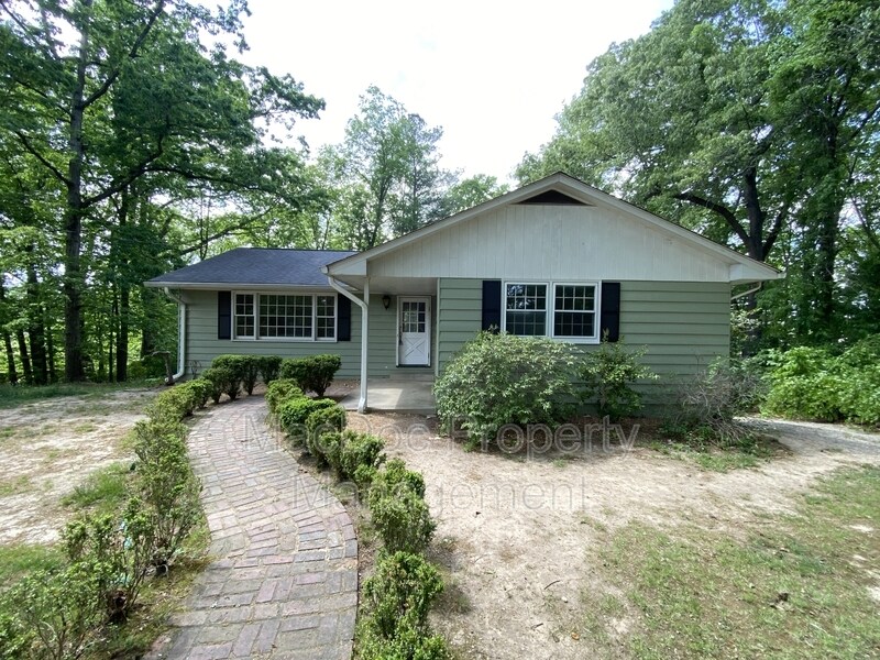 Foto principal - 219 Bells Hill Rd