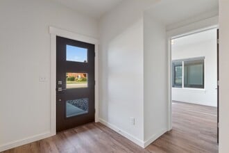 Building Photo - 141 A Hawthorne Ct