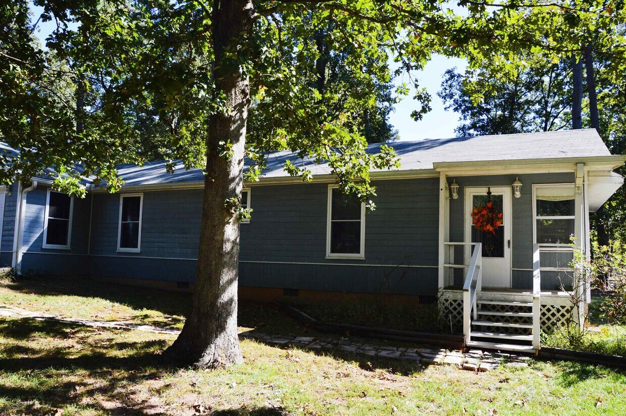 Primary Photo - 417 Houston Dr