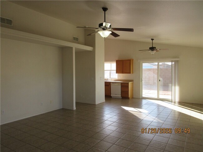 Foto del edificio - 2704 Louise Ave