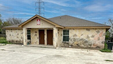Building Photo - 7668 Oak Chase