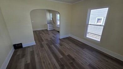 Building Photo - 2409 Colburn Ave