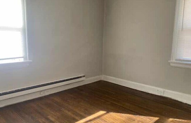 Building Photo - 415-419-423 Probasco Street