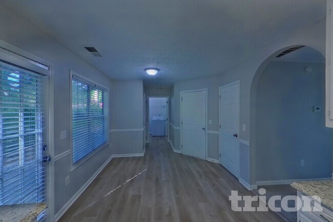 Foto del edificio - 3940 Michaels Creek Way