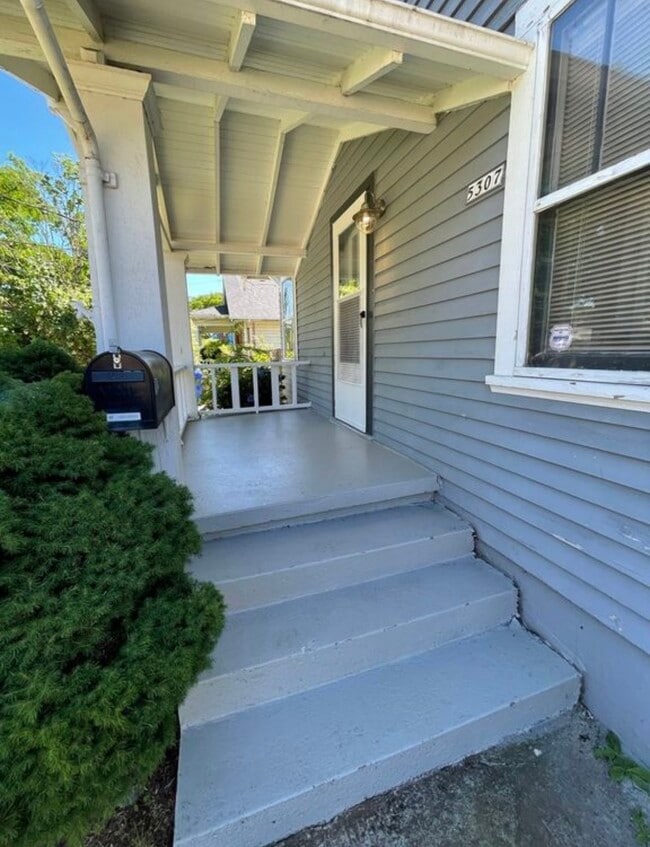 Building Photo - 5307 SE 87th Ave