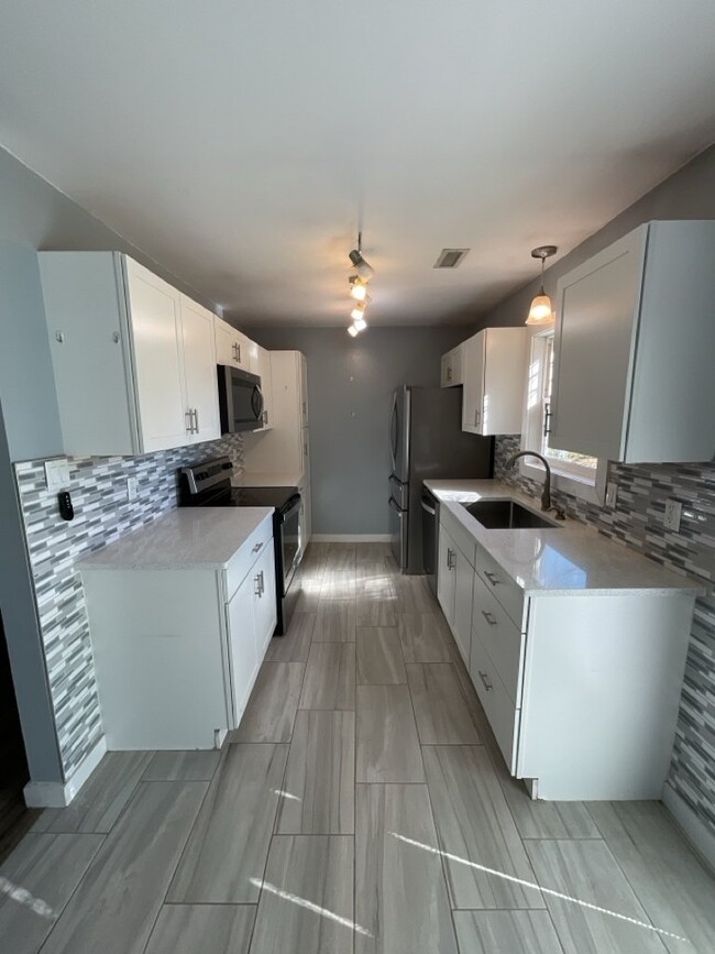 Building Photo - Beautiful 3 Bedroom, 2 Bath Home in Sneads...