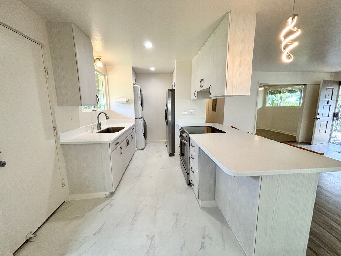 Foto principal - Newly Renovated 3BR/2BA Townhouse at Waial...