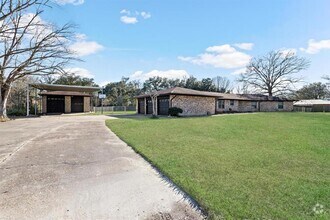 Building Photo - 1365 Wisteria St