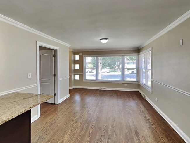 Foto del edificio - 5715 N Nagle Ave