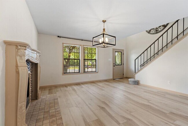 Building Photo - 17842 Park Valley Dr