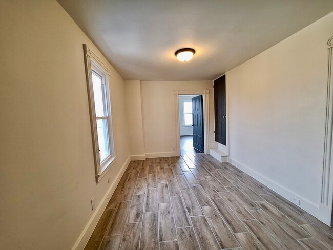 Building Photo - 258 S Spruce St