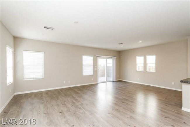 Building Photo - 387 Ambitious St
