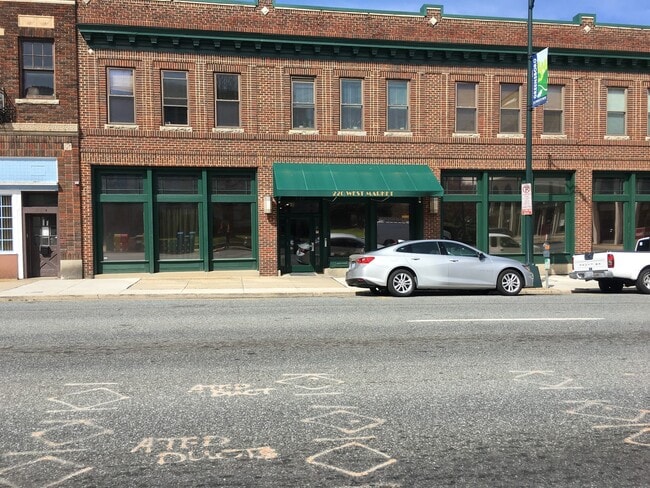 Building Photo - Home in the heart of downtown Greensboro!