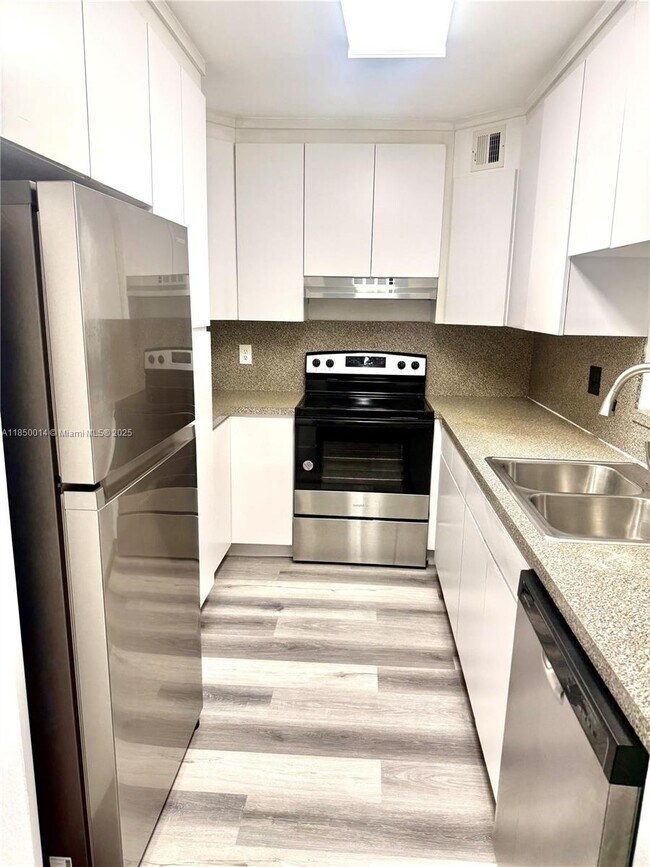 Foto del edificio - 8650 SW 149th Ave