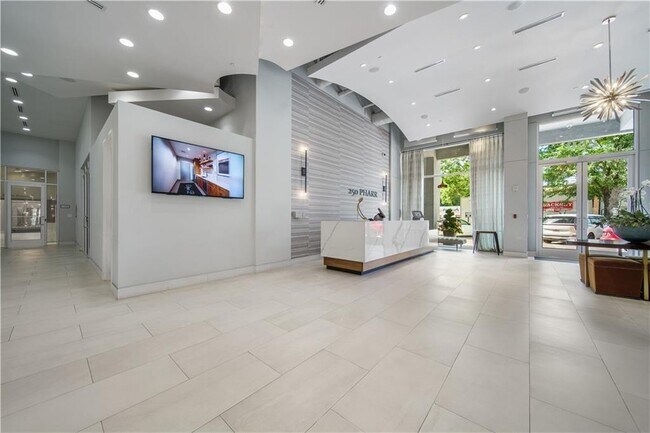 Foto del edificio - 250 Pharr Rd NE