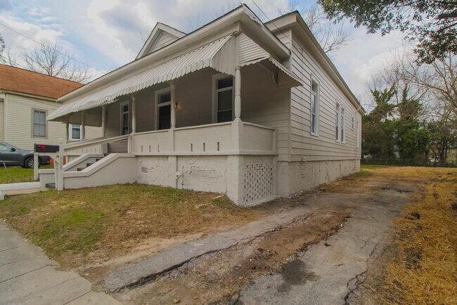 Building Photo - 803 23rd St