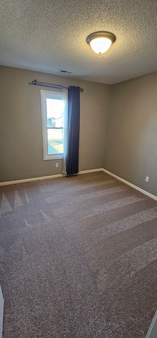 Building Photo - 823 Laurel Hill Pl