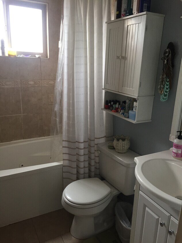 Foto principal - 558 N Washington St