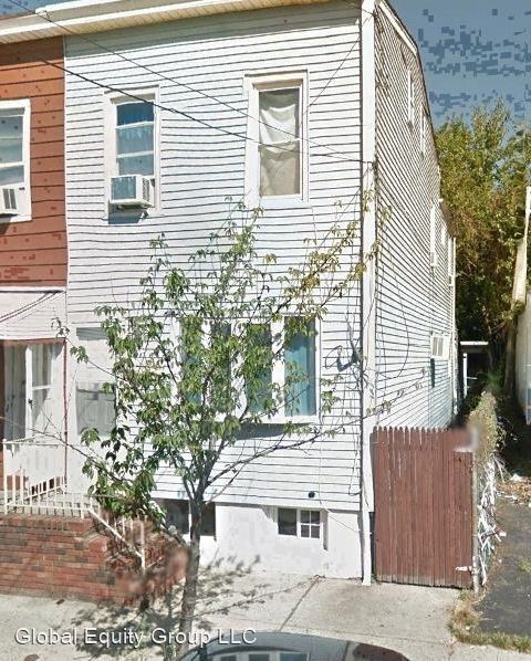 Primary Photo - 3 br, 2 bath House - 54 Conrad St.