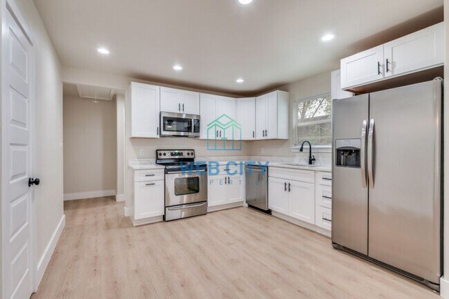 Foto del edificio - 2546 Kathleen Ave