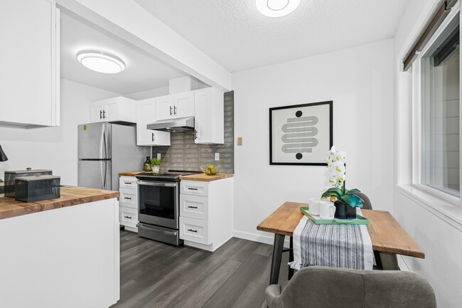 Foto del edificio - 2034 14th Ave W
