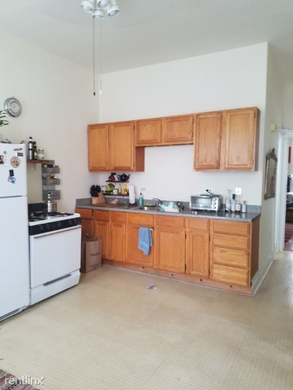 Building Photo - 1251 N Maplewood Ave