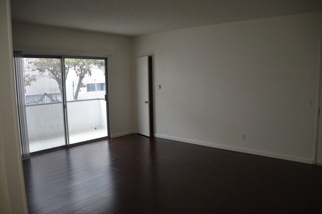 Building Photo - 3615 Vinton Ave