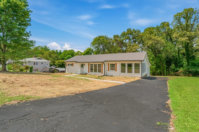 Building Photo - 6821 Westland Dr