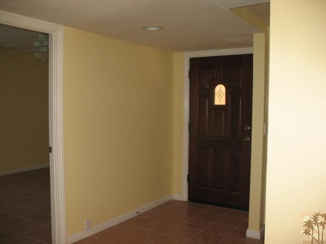 Building Photo - 400 N Sunrise Way