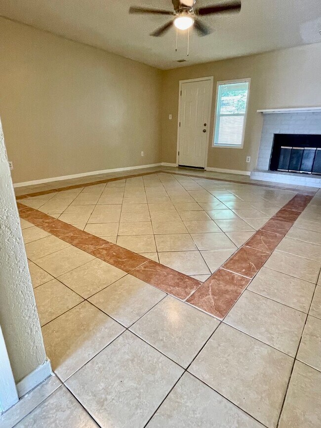 Foto del edificio - 3617/21 Curry Ln