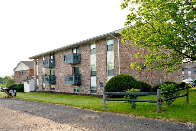 Building Photo - Wintergreen Apartments