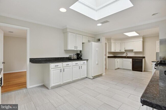 Building Photo - 6207 Landon Ln