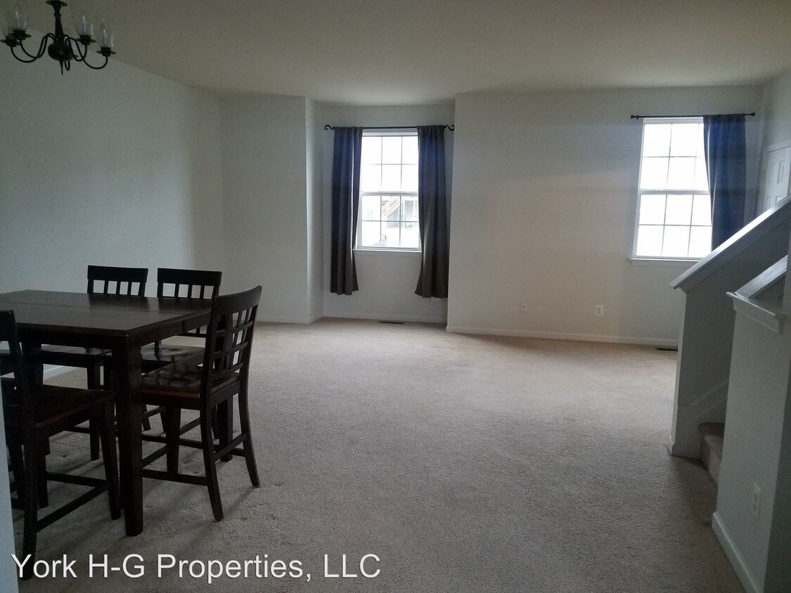 Foto principal - 2279 Walnut Bottom Rd