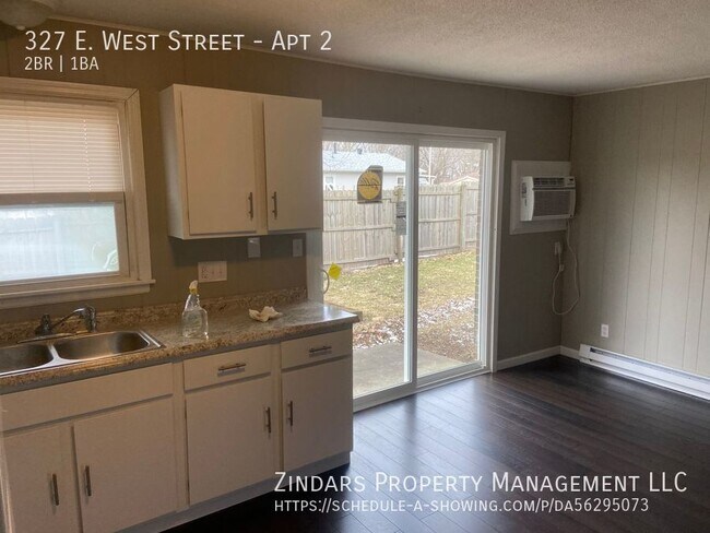 Foto del edificio - Remodeled 2 bedroom 1 bathroom apartment i...