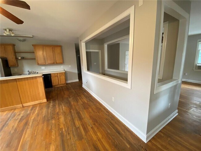 Foto del edificio - 528 Rankin Pl NE