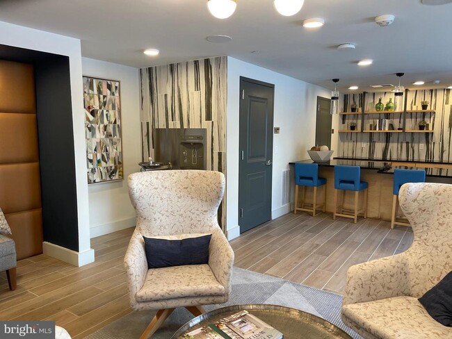 Foto del edificio - 3927 Fair Ridge Dr