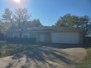 Building Photo - 8828 Las Vegas Ct