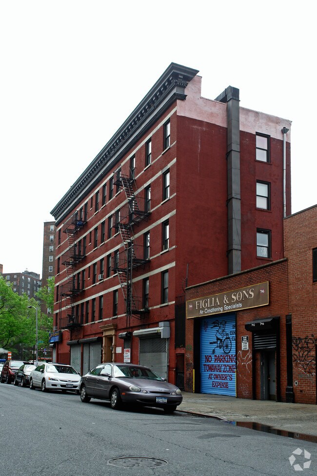 Building Photo - 129 Avenue D