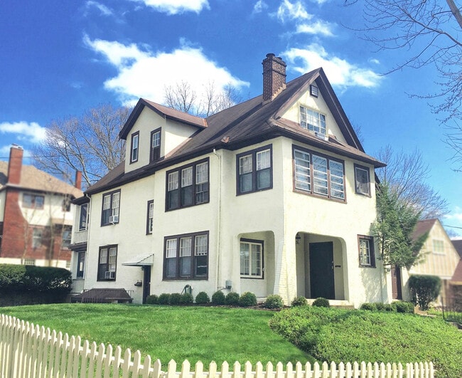 Building Photo - 1234 Paxton Ave