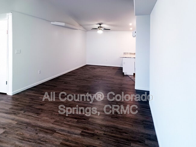 Building Photo - 53 Royal Crest Dr