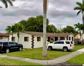 Building Photo - 687 SW 113th Ave