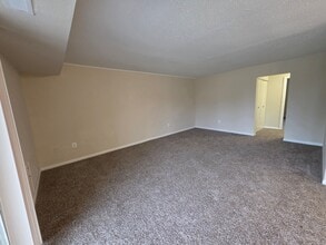 Interior Photo - Summit Crest