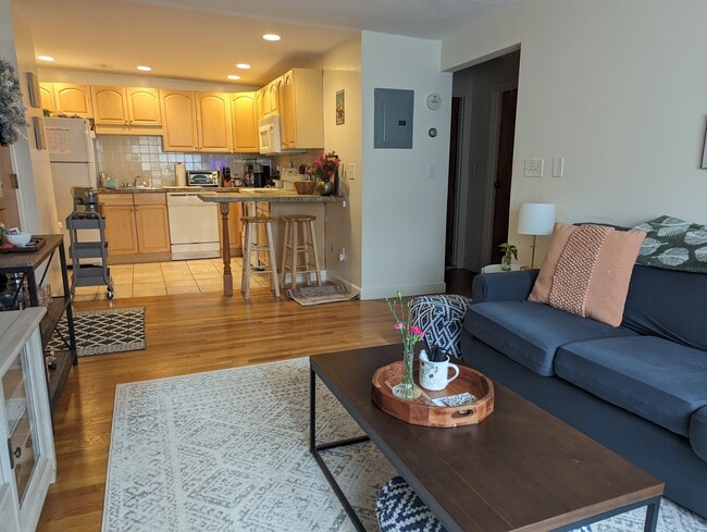 Building Photo - 11 Commonwealth Ct