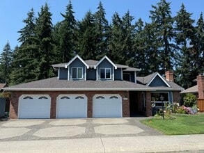 Building Photo - 32615 10th Pl SW