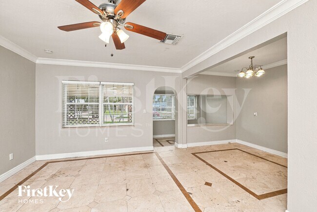 Foto del edificio - 1379 NE 178th St