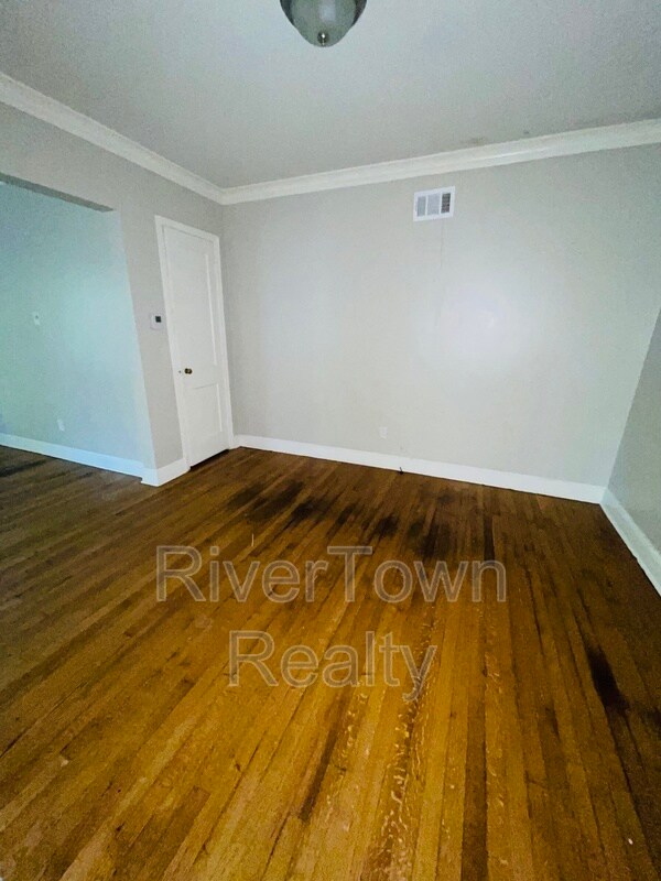 Building Photo - 3572 Poplar Ave