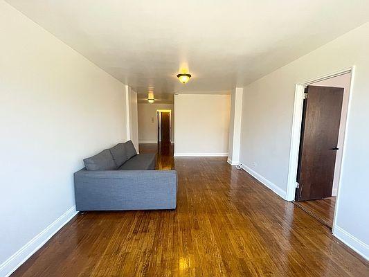 Foto del edificio - 2 bedroom in Bronx NY 10471