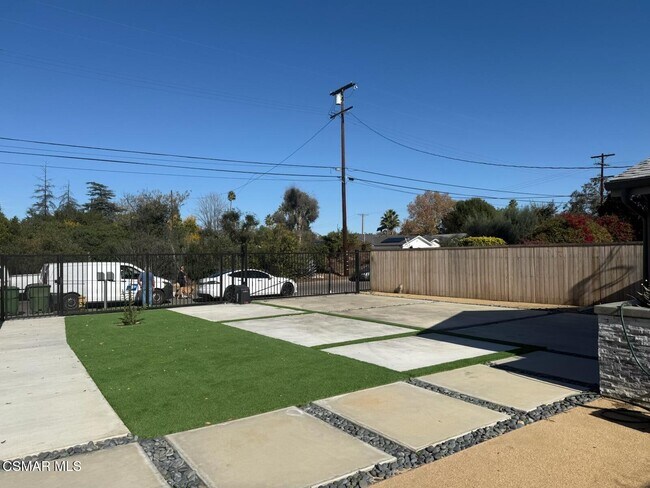 Building Photo - 23400 Collins St