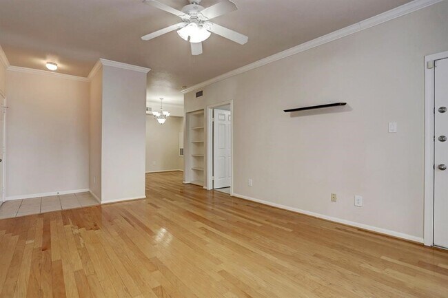 Foto del edificio - 2255 Braeswood Park Dr